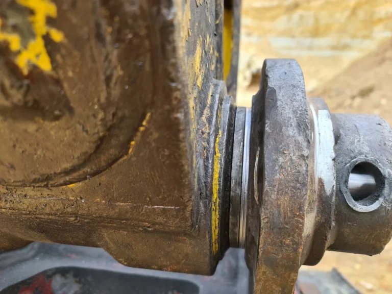 Detail opotřebeného šnekového dopravníku
