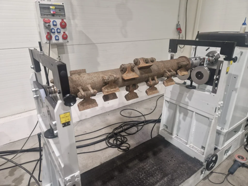 Šnekový rotor s nánosem materiálu na vyvažovačce