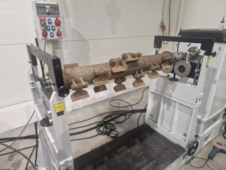 Šnekový rotor s nánosem materiálu na vyvažovačce